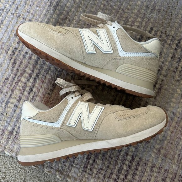 NEW BALANCE | Femme 574 Sneaker Sandstone Light Tan (Size 7) - Picture 2 of 10
